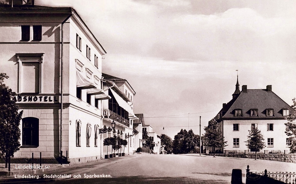 Lindesberg. Stadshotellet och Sparbanken