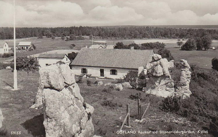 Gotland, Kyllaj Raukar vid Strandriddaregården 1953