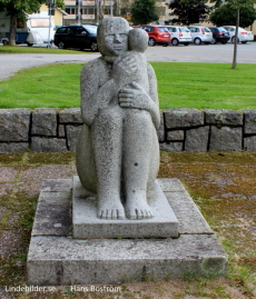 Lindesberg Skinnarbacken, Staty