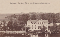 Karlstad, Parti av Älven och Regementskasernerna 1912 Karlstad, Parti av Älven och Regementskasernerna 1912
