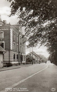 Hallsberg, Parti av Storgatan, Till vänster Post och Telegrafstationen