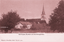Nykroppa, Kyrkan och klockaregården