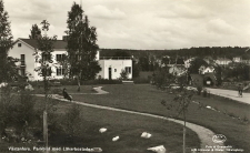 Fagersta, Västanfors, Parkbild med Läkarbostaden 1952 Fagersta, Västanfors, Parkbild med Läkarbostaden 1952